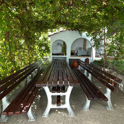 Apartmani Starigrad Paklenica - Dvorište Apartmani Starigrad Paklenica - Dvorište